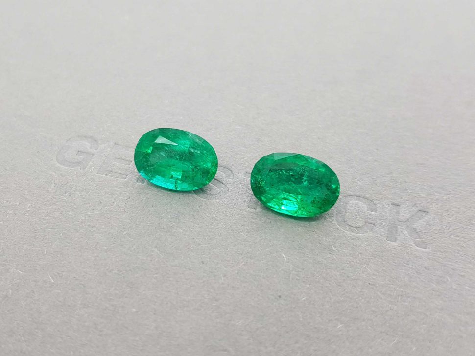 A pair of intense 5.56 carat emeralds, Pakistan Image №3