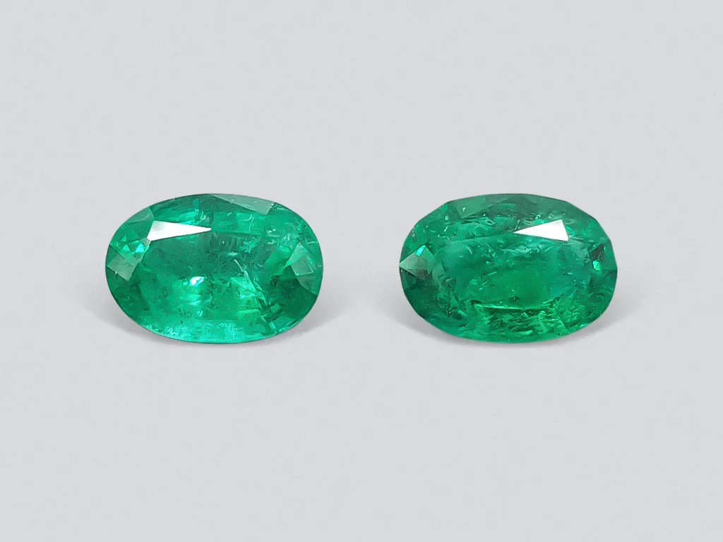 Pair of bright oval cut emeralds 5.56 carats, Pakistan Image №1