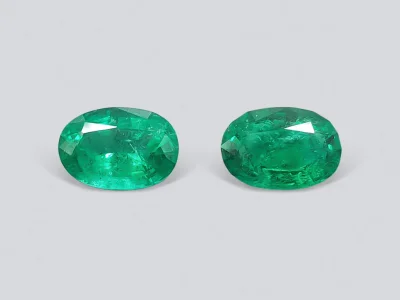 Pair of bright oval cut emeralds 5.56 carats, Pakistan photo