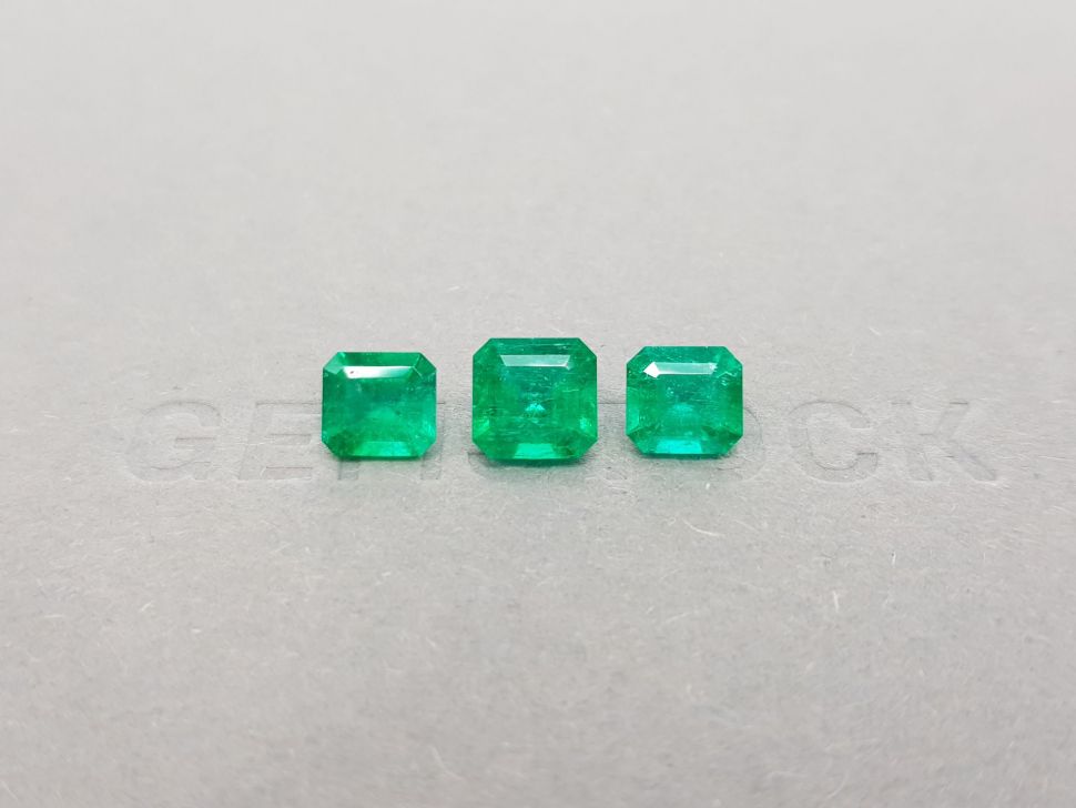 Set of three Colombian emeralds 3.50 carats, Vivid Green Image №1
