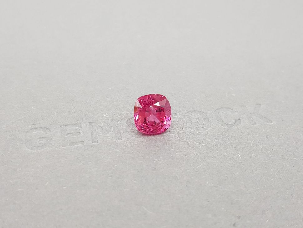 Cushion-cut bright pink Burmese spinel 2.60 ct Image №2