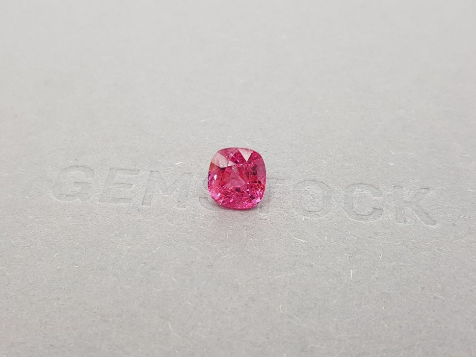 Cushion-cut bright pink Burmese spinel 2.60 ct Image №3