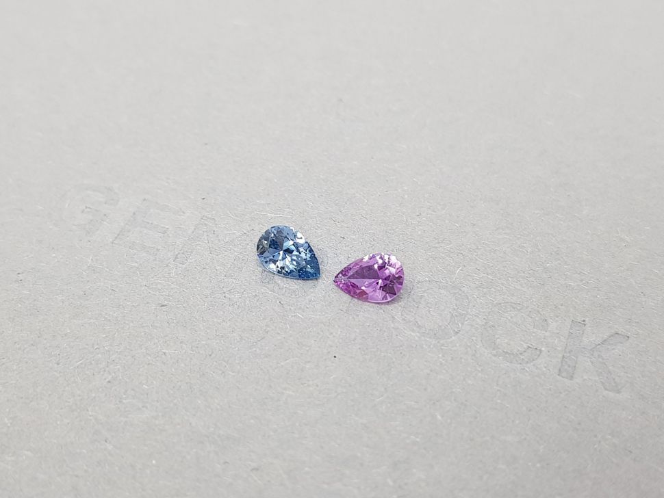Contrasting pair of unheated pear-cut sapphires 0.87 ct Image №3