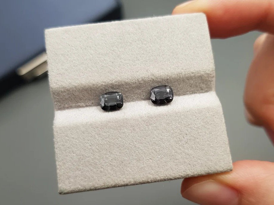 Pair of dark gray cushion cut spinels 1.63 carats, Burma Image №2