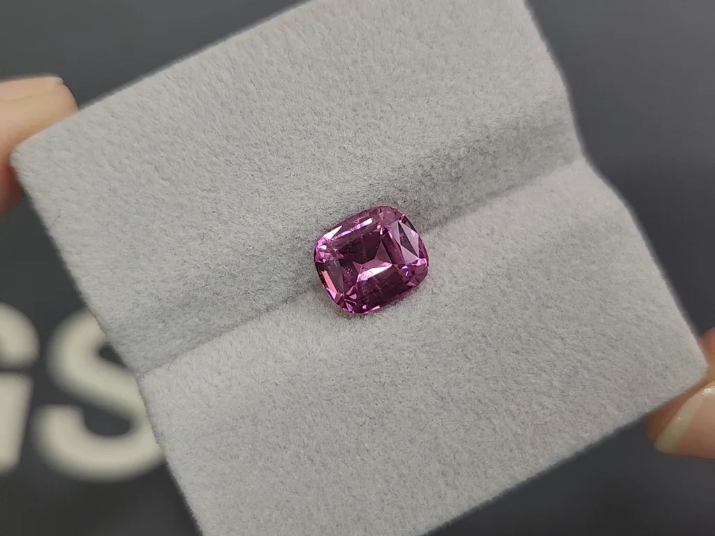 Grenat rhodolite taille coussin 2,53 carats, Tanzanie Image №4