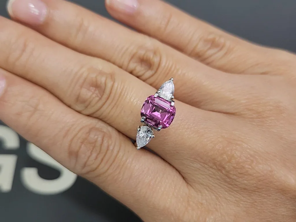 Grenat rhodolite taille coussin 2,53 carats, Tanzanie Image №5