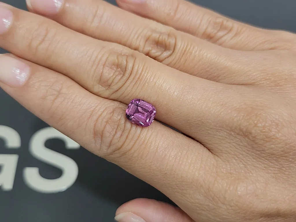 Grenat rhodolite taille coussin 2,53 carats, Tanzanie Image №2