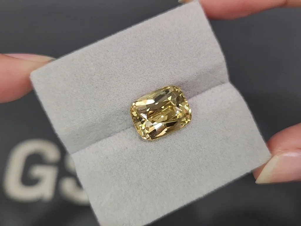 Yellow zircon cushion cut 10.14 carats, Tanzania Image №4