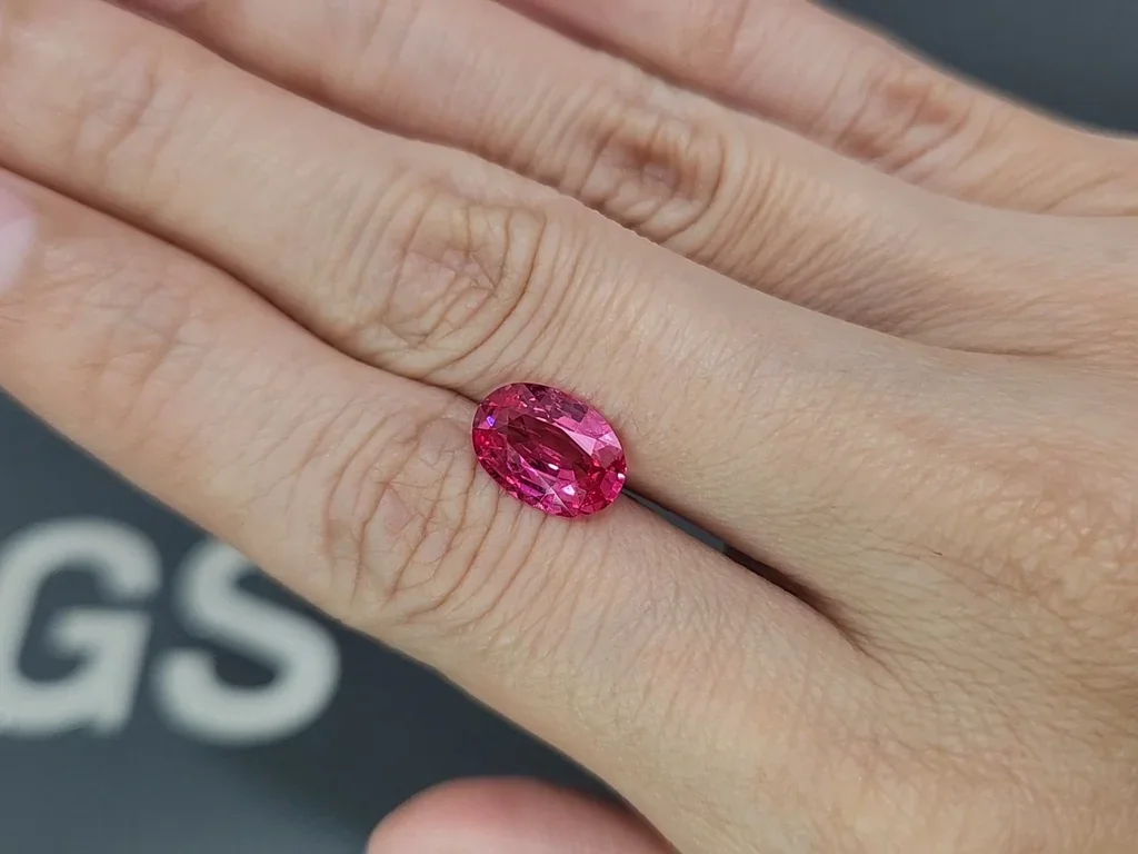 Mahenge spinell leuchtend rosa im ovalschliff 2,61 carats, Tansania Image №2