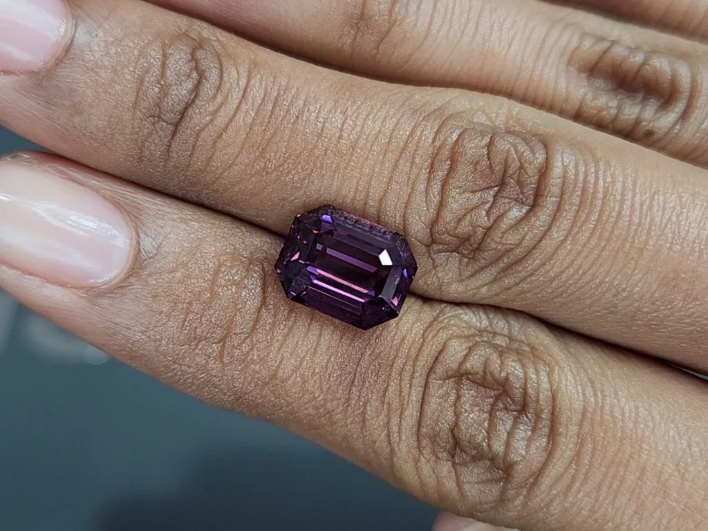 Espinela púrpura de talla octogonal de 6,05 quilates, Birmania Image №2
