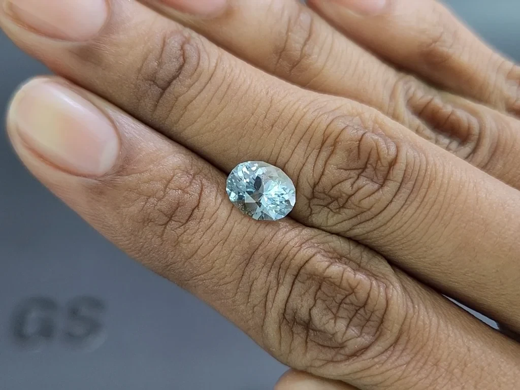 Aigue-marine ovale de 1,99 carat, Madagascar  Image №2