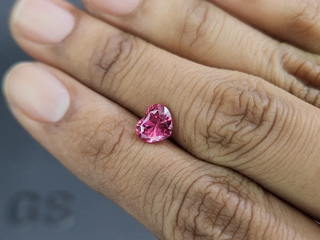 Spinelle rose de Mahenge taille cœur de 1,63 carat, Tanzanie Image №2