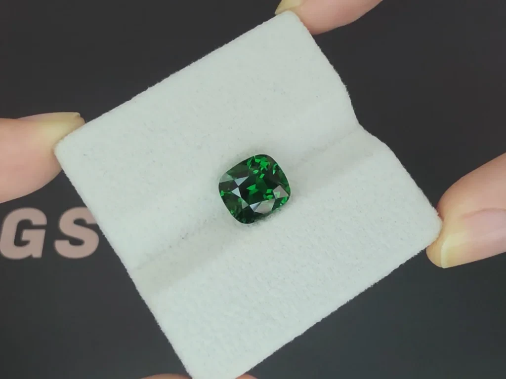 Grenat tsavorite taille coussinde 5,05 carats, Tanzanie  Image №4