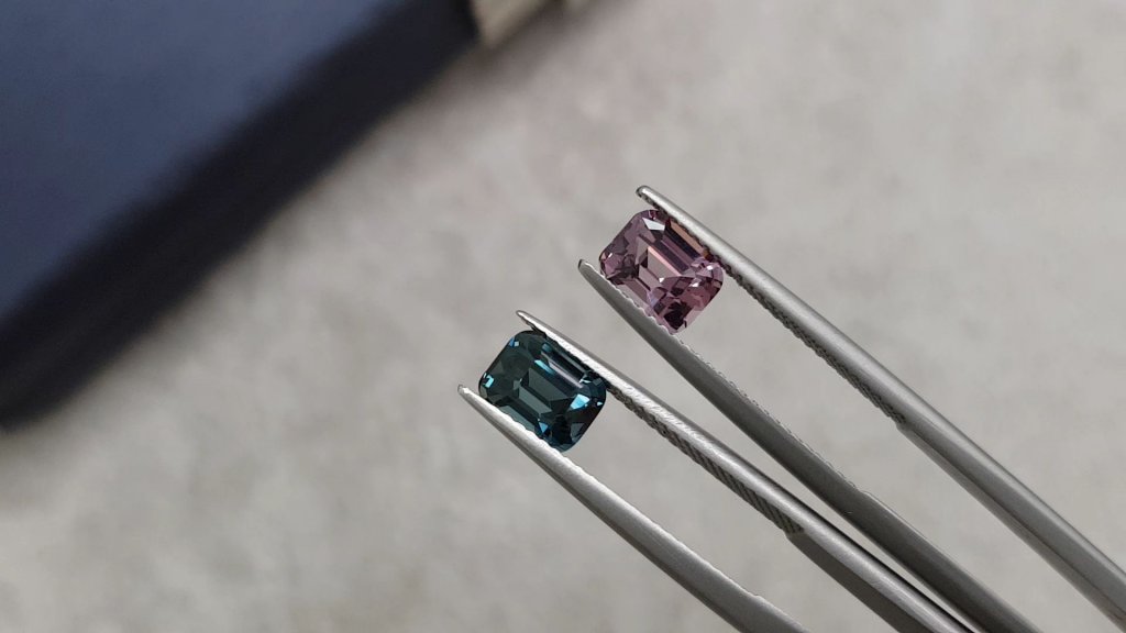 Pair of blue-green and pink spinels in cushion cut 2.95 ct, Burma Image №3
