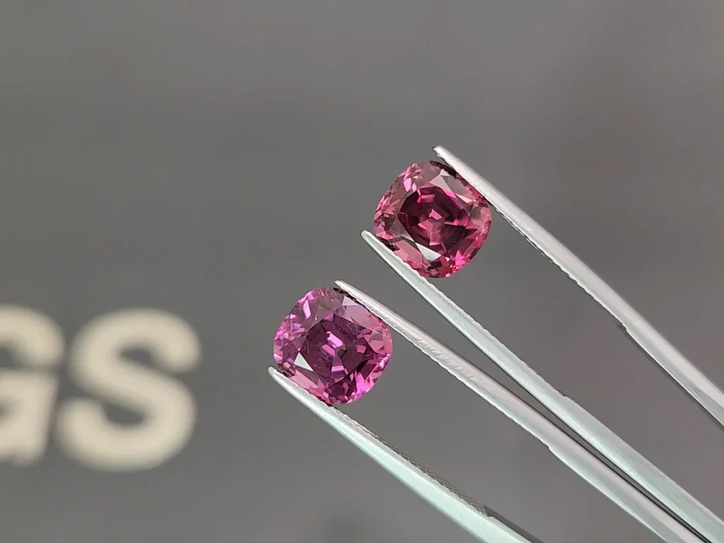 Par de piedras preciosas de rodolita morada de talla cojín de 6,62 ct, Tanzania Image №3
