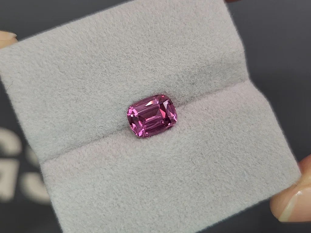 Rhodolite garnet cushion cut 2.09 carats, Tanzania Image №4