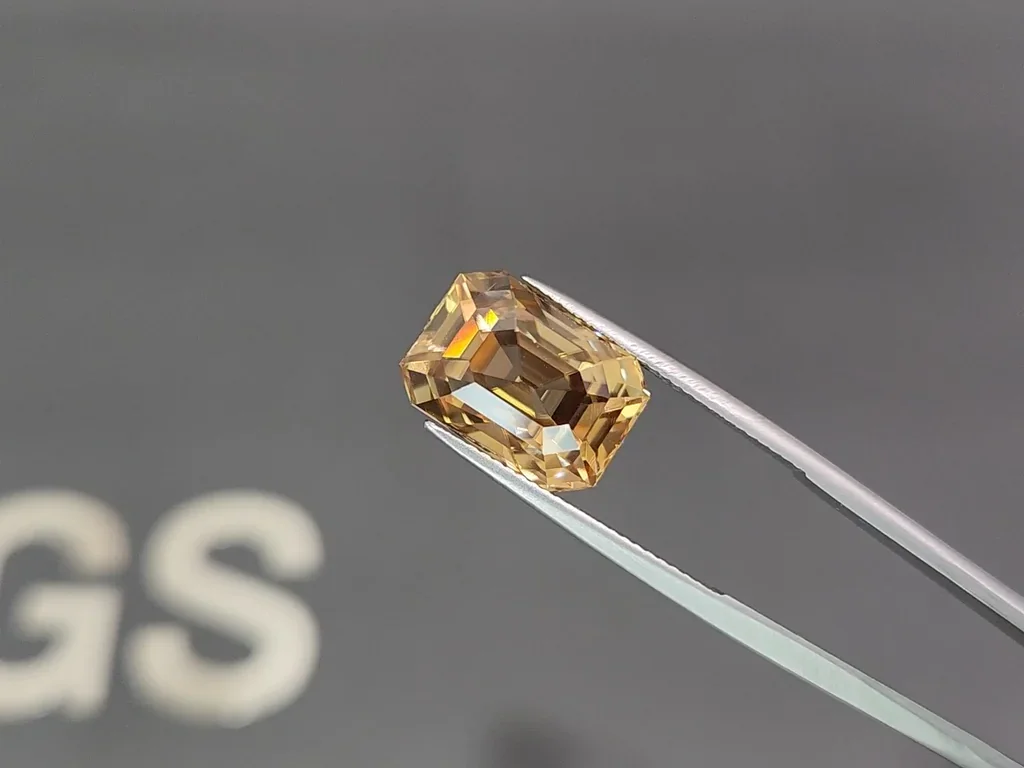 Large brown zircon  octagon cut 14.82 carats, Tanzania Image №3