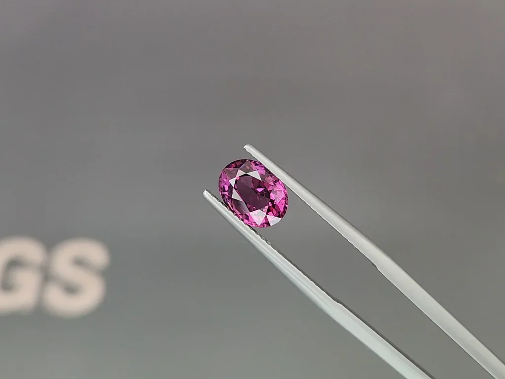 Purple garnet oval cut 2.41 carats, Africa Image №3