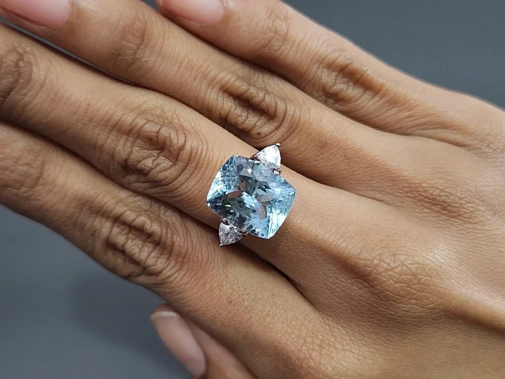 Aigue-marine taille coussin de 7,05 carats, Madagascar  Image №5