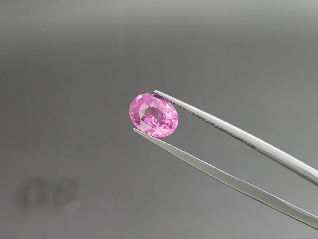 Mahenge spinell in rosa oval geschliffener 2,20 karat, Tansania Image №3