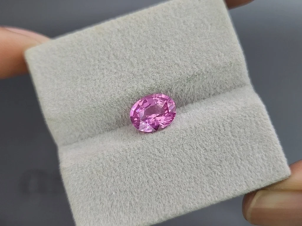 Mahenge spinell in rosa oval geschliffener 2,20 karat, Tansania Image №4