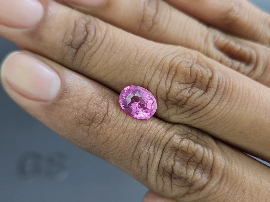 Mahenge spinell in rosa oval geschliffener 2,20 karat, Tansania Image №2