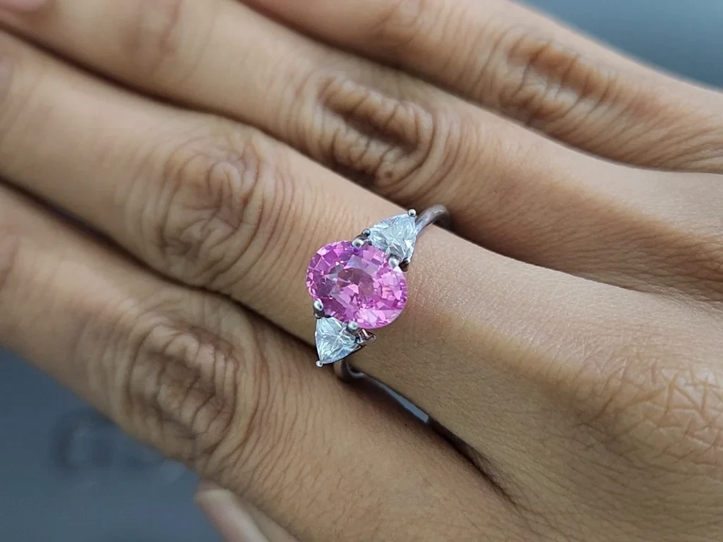 Mahenge spinell in rosa oval geschliffener 2,20 karat, Tansania Image №5