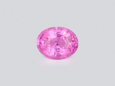 Mahenge spinell in rosa oval geschliffener 2,20 karat, Tansania photo