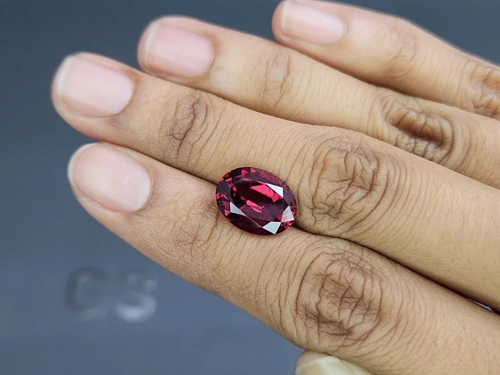 Rhodolite garnet oval cut 6.60 carats, Madagascar Image №2