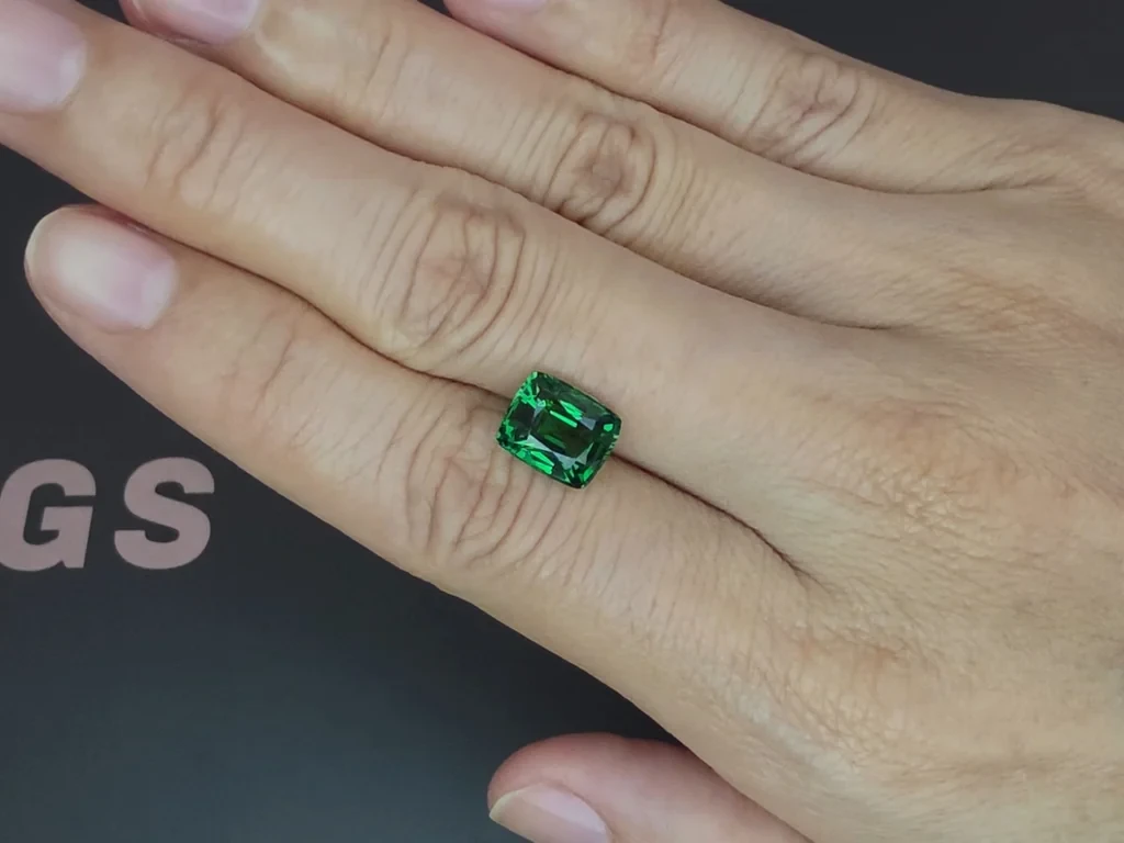 Grenat tsavorite de taille coussin de 3,54 carats, Tanzanie  Image №2