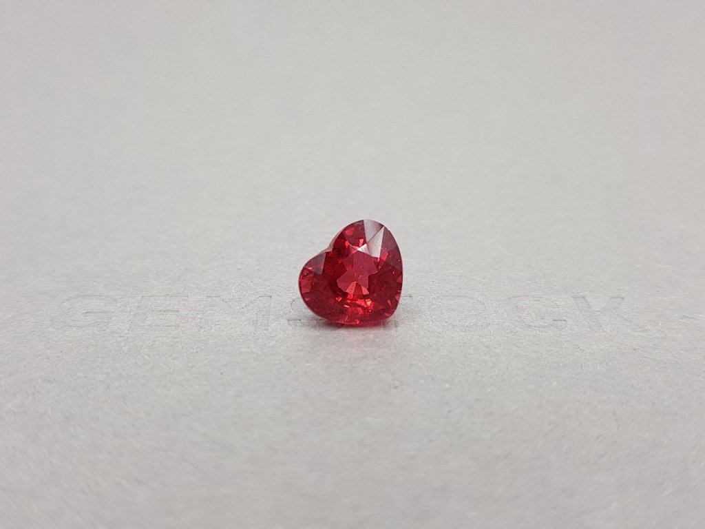 Rare bright red Mahenge heart cut spinel 4.00 ct Image №1