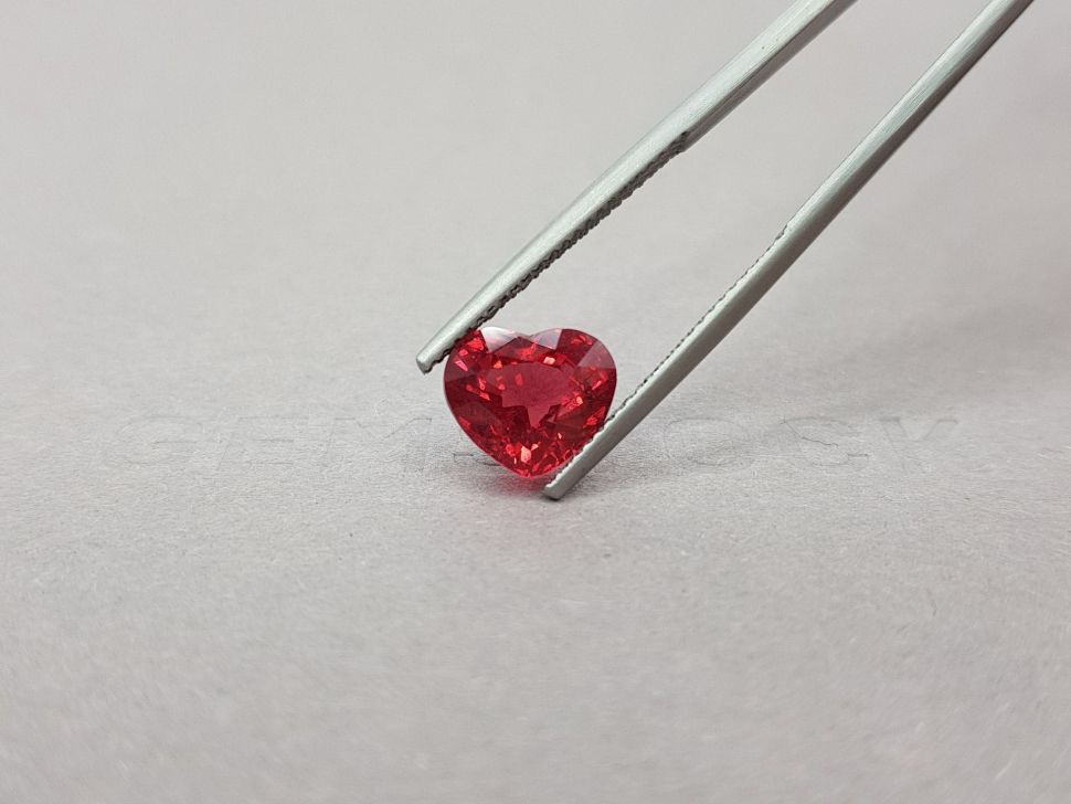 Rare bright red Mahenge heart-cut spinel 4.00 ct Image №4