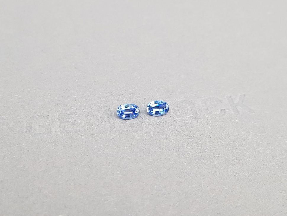 Pair pastel blue sapphires from Sri Lanka of oval cut 0,65 ct Image №2