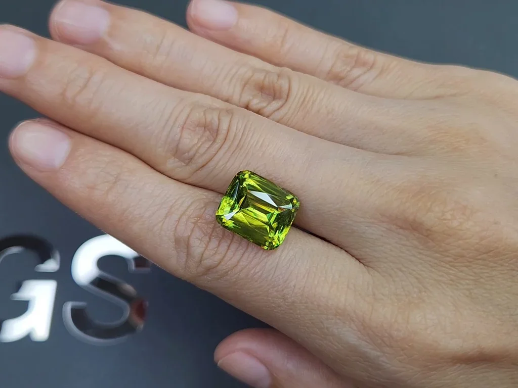 Yellow green sphene in cushion cut 9.60 carats Image №2