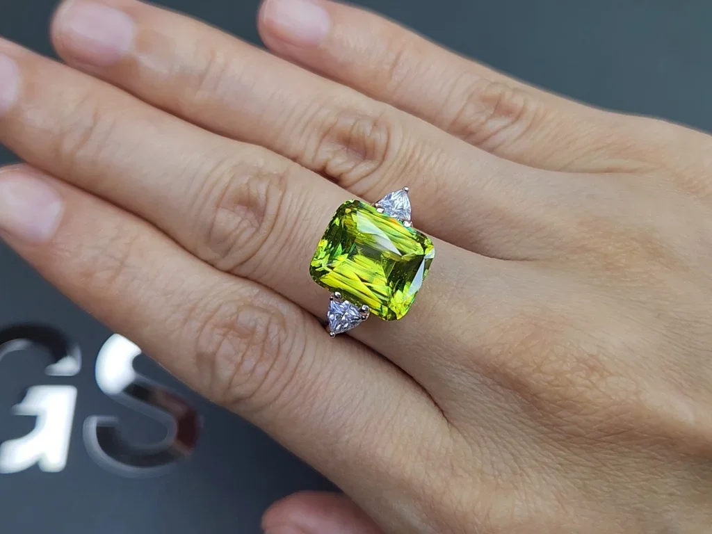 Yellow green sphene in cushion cut 9.60 carats Image №5