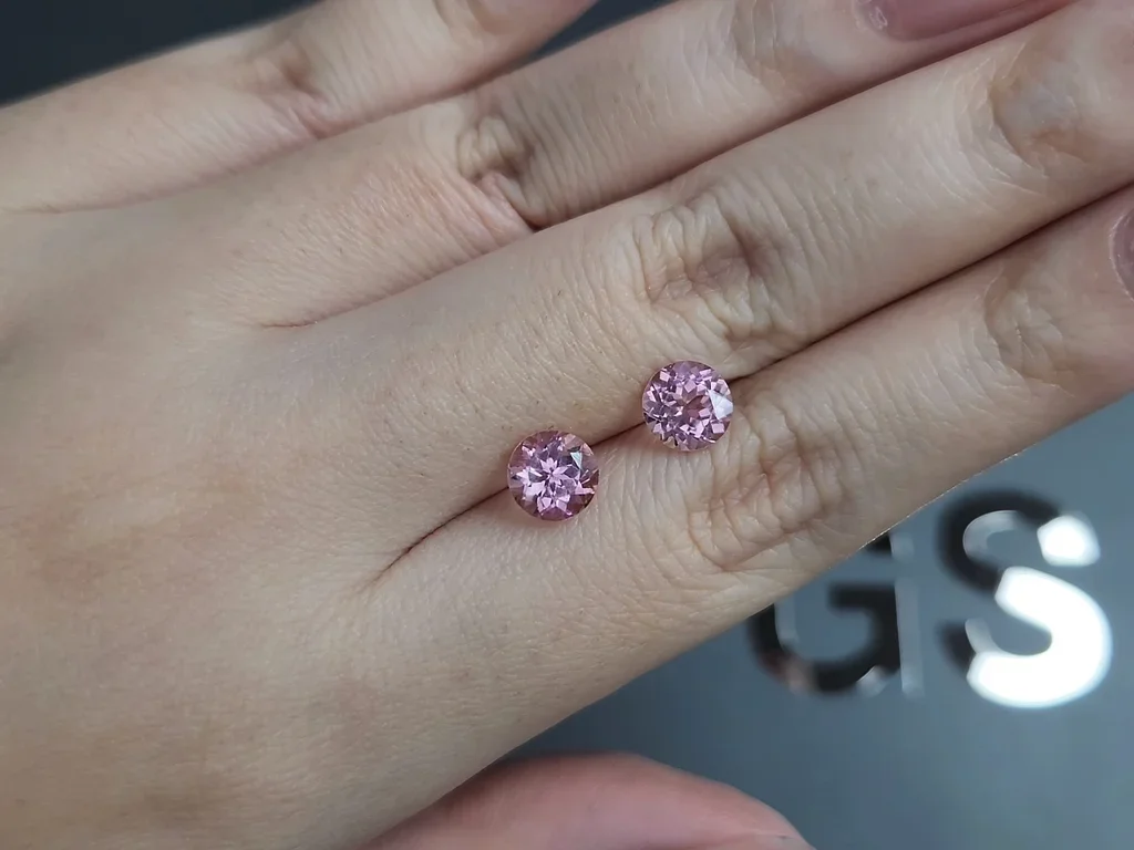 Par de turmalinas rosas de talla redonda de 2,20 quilates, África Image №2