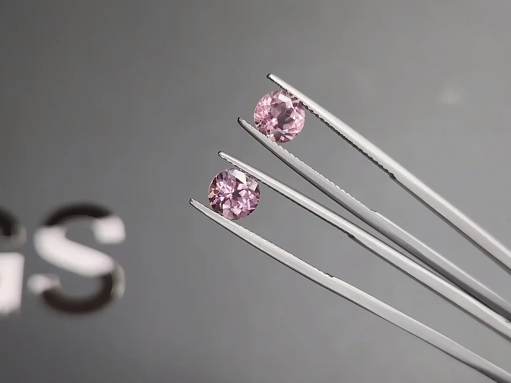 Par de turmalinas rosas de talla redonda de 2,20 quilates, África Image №3