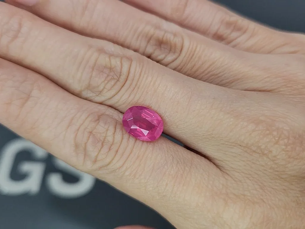 Spinel Mahenge Vivid Pink rutile silk effect oval cut 3.20 carats, Tanzania Image №2