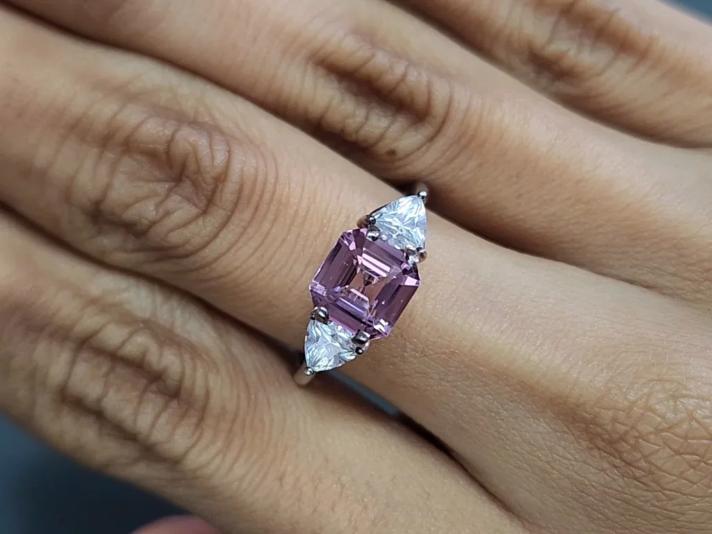 Espinela rosa de corte octogonal 1.66 carats, de Tanzania Image №5
