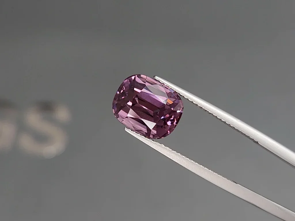 Spinelle violet taille coussin 6,63 carats, Birmanie Image №3
