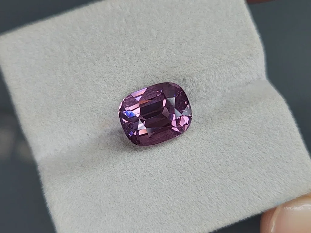 Spinelle violet taille coussin 6,63 carats, Birmanie Image №4