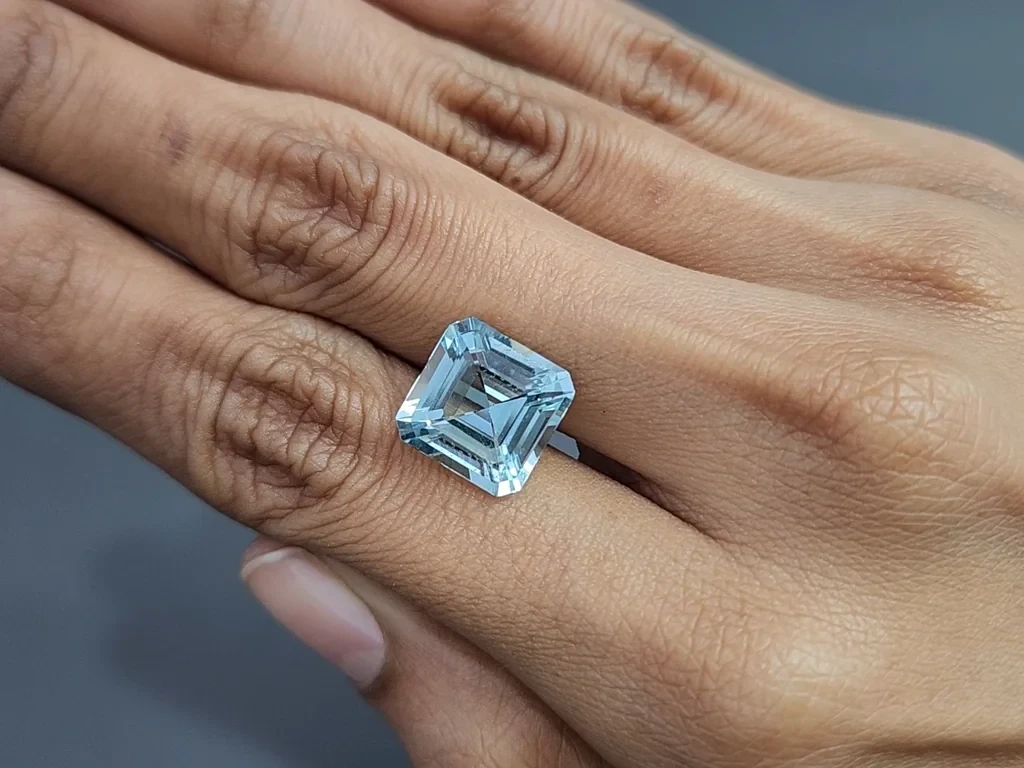 Aigue-marine taille asscher, 6,56 carats, Madagascar Image №2