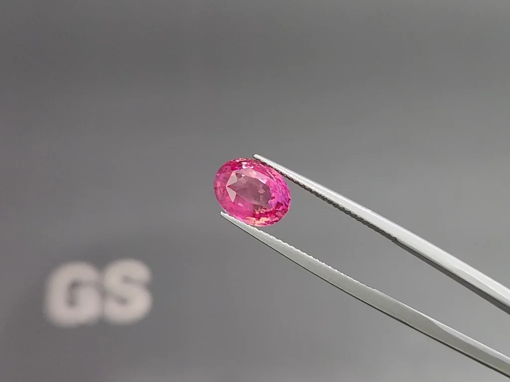Saphir Padparadscha non chauffé 4,10 carats, taille ovale, Sri Lanka  Image №3