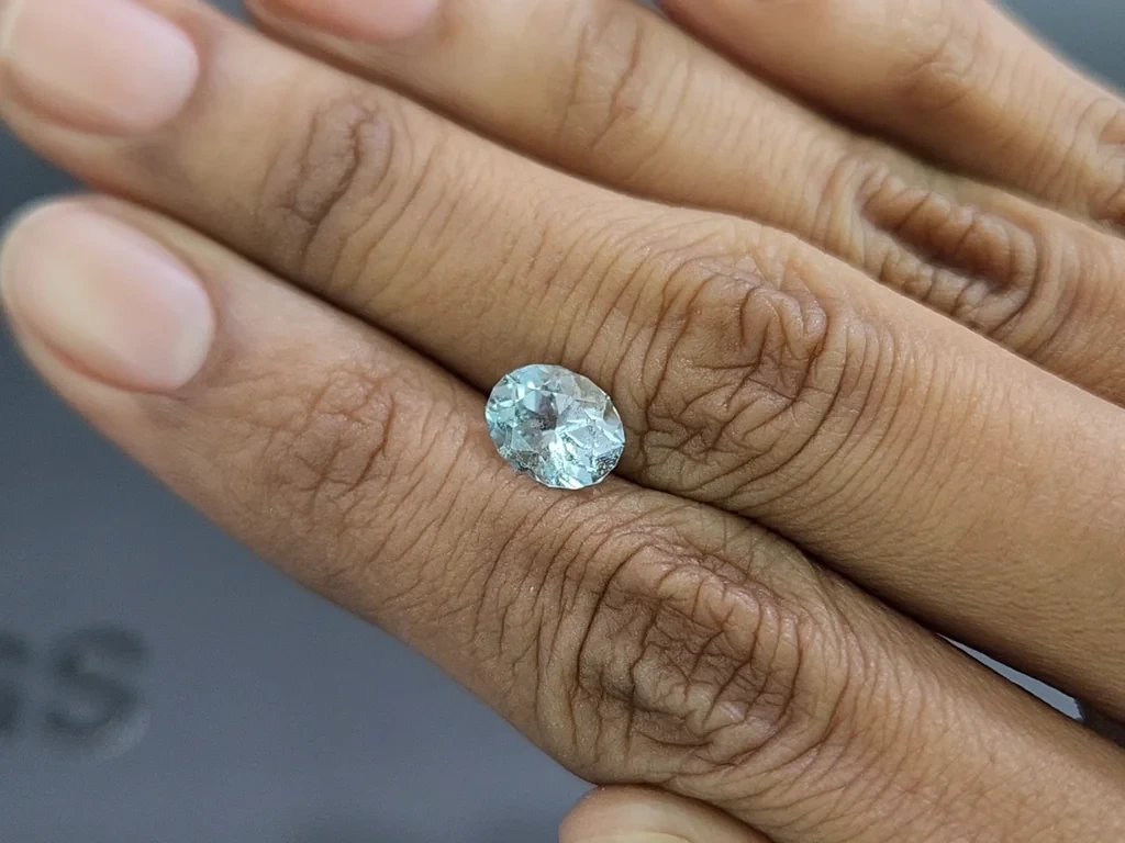 Aigue-marine ovale de 1,68 carat, Madagascar  Image №2