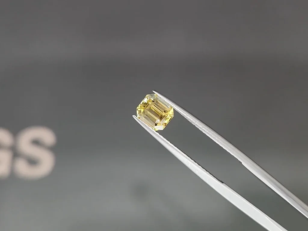Unheated yellow sapphire octagon cut 1.16 carats, Sri Lanka Image №3