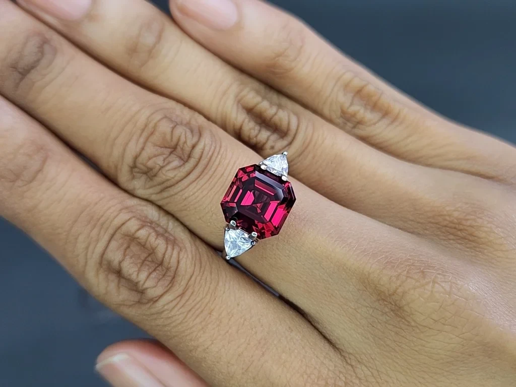 Rhodolite garnet radiant cut 5.79 carats, Madagascar Image №5