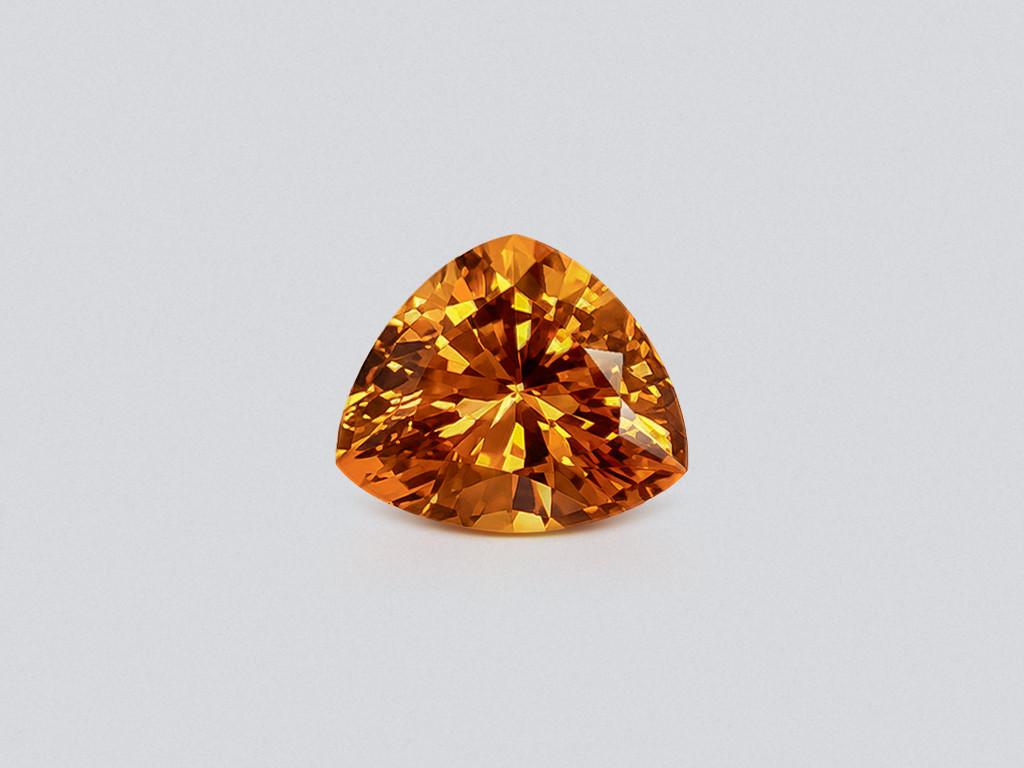 Leuchtend orangefarbener spessartin-granat in „Fanta“-Farbe, trillion-schliff 4,07 karat, Afrika Image №1