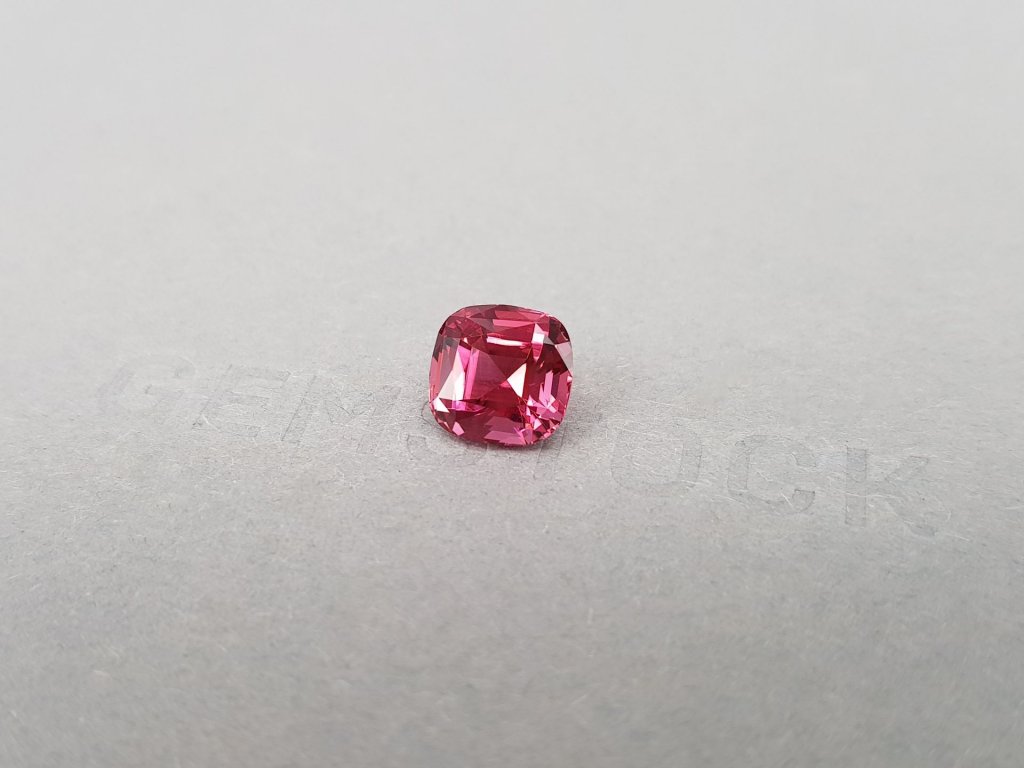 Vivid pink rubellite in cushion cut 2.95 ct, Africa Image №2