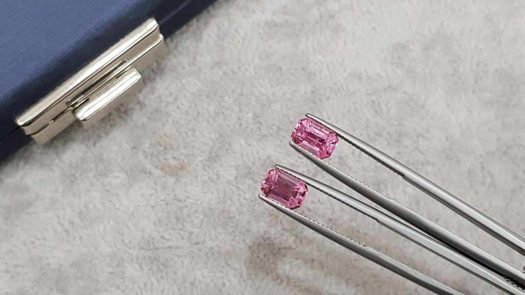 Pair of pink radiant cut spinels 4.03 carats, Pamir Image №3