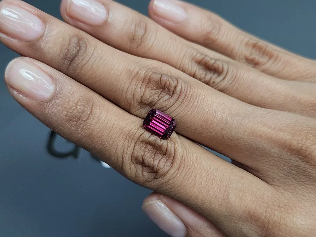 Garnet purple rhodolite octagon cut 3.32 carats, Africa Image №2